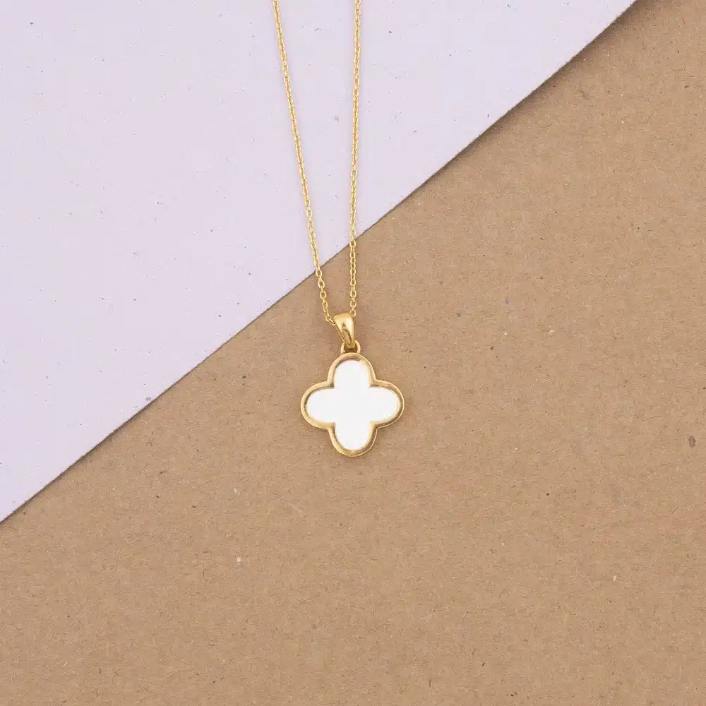 Four leaf clover on sale necklace white gold