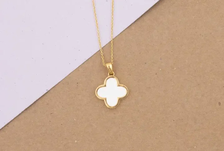 Dainty Four Leaf Clover Necklace - White Colour