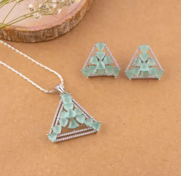 Natural Green Monalisa Triangle Necklace Set