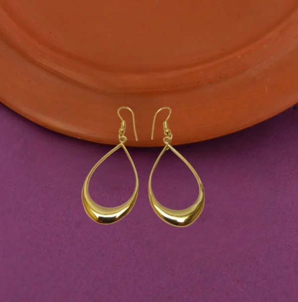 Oval Hoops with Wide base | 18kt Gold Plated